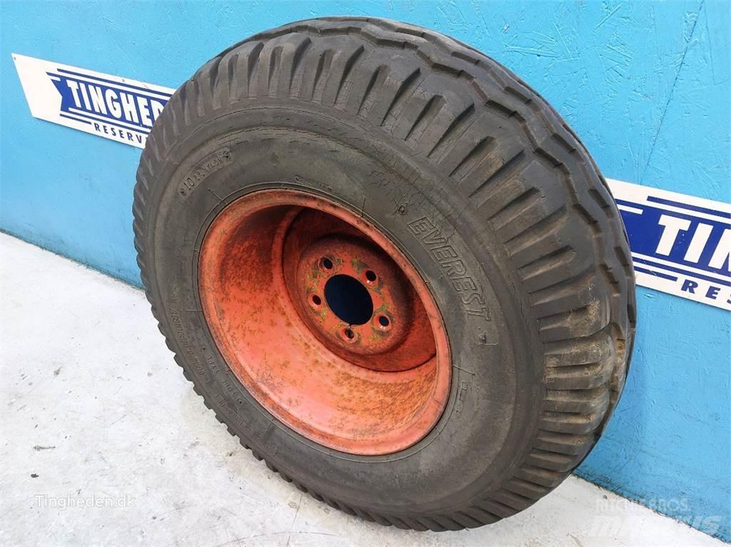  18 12.5/80-18 Tires, wheels and rims