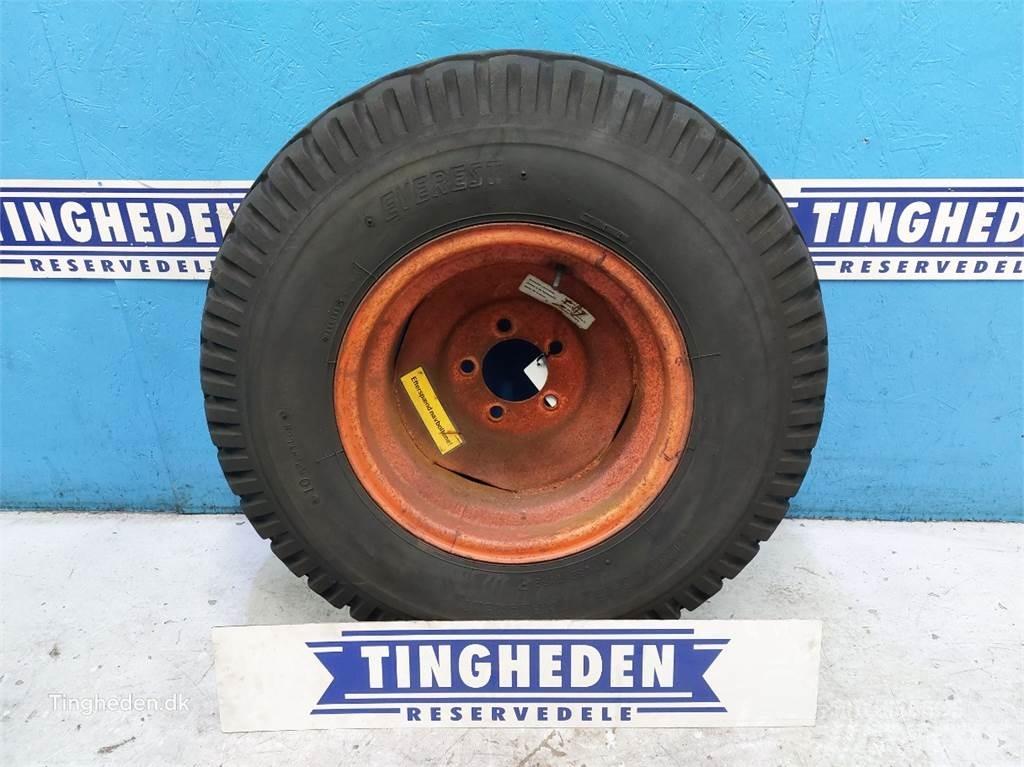  18 12.5/80-18 Tires, wheels and rims