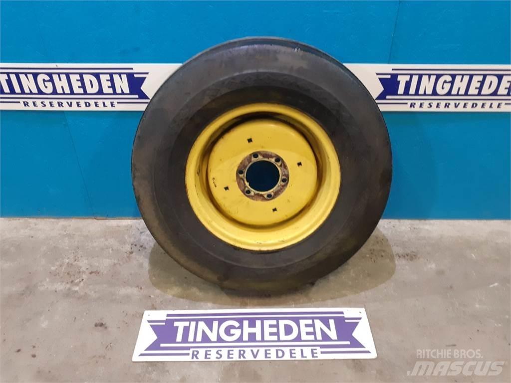  18 13.0/65-18 Tires, wheels and rims