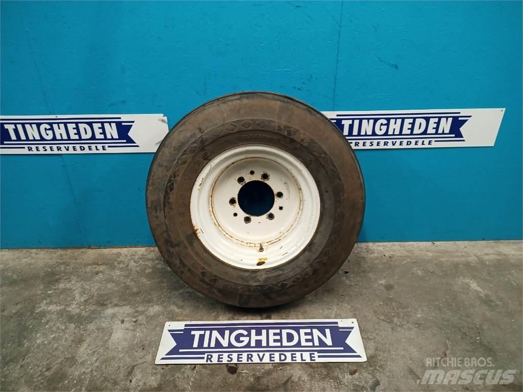  18 13.0/65-18 Tires, wheels and rims