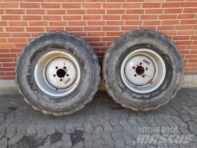  18 365/70R18 Tires, wheels and rims