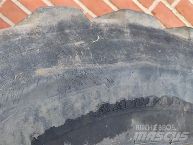  18 365/70R18 Tires, wheels and rims