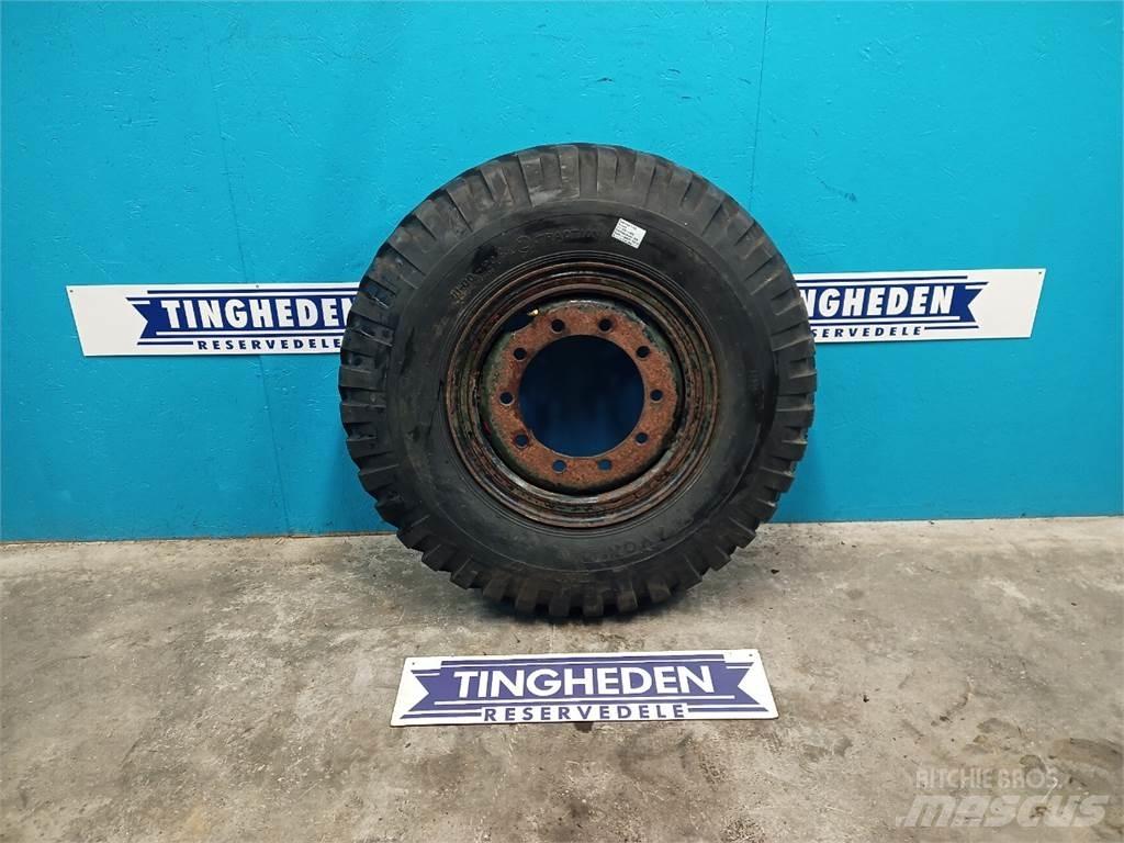  20 11.00-20 Tires, wheels and rims