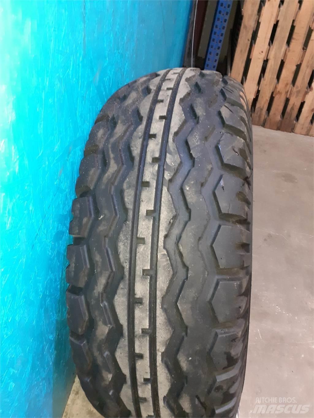  20 16.0/70-20 Tires, wheels and rims