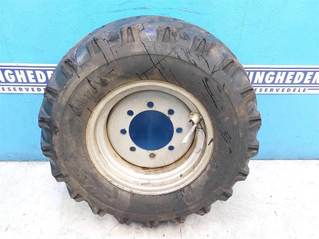  20 405/70-20 Tires, wheels and rims