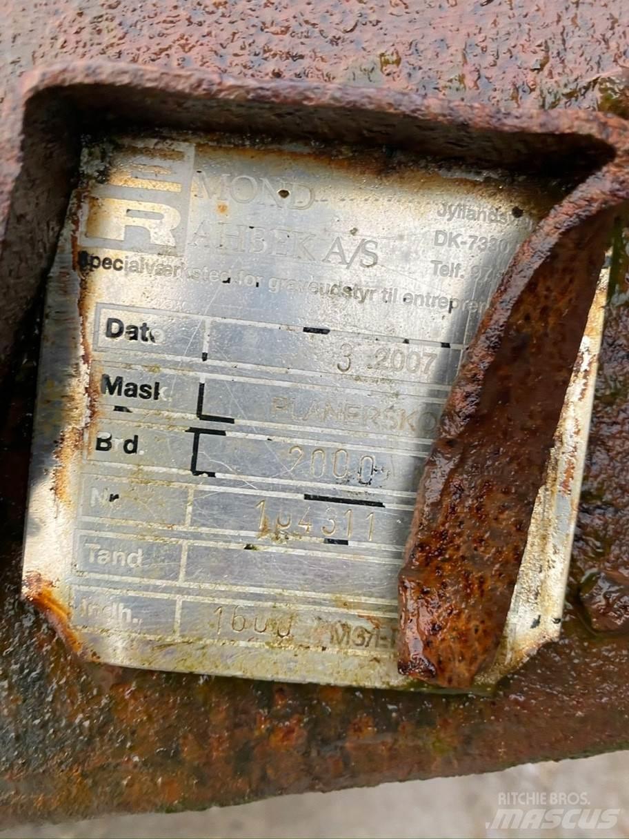  2000mm Buckets