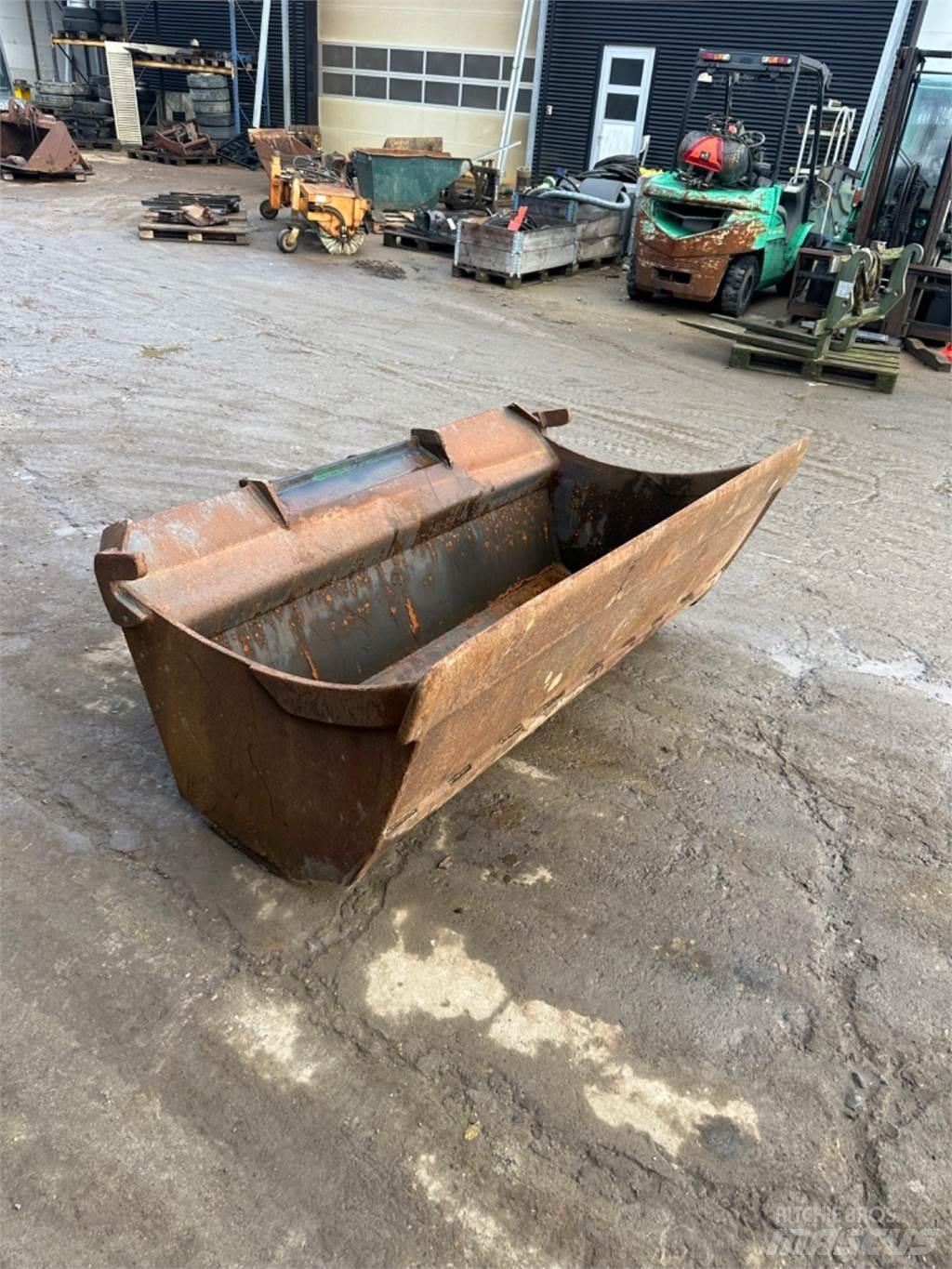  2000mm Buckets