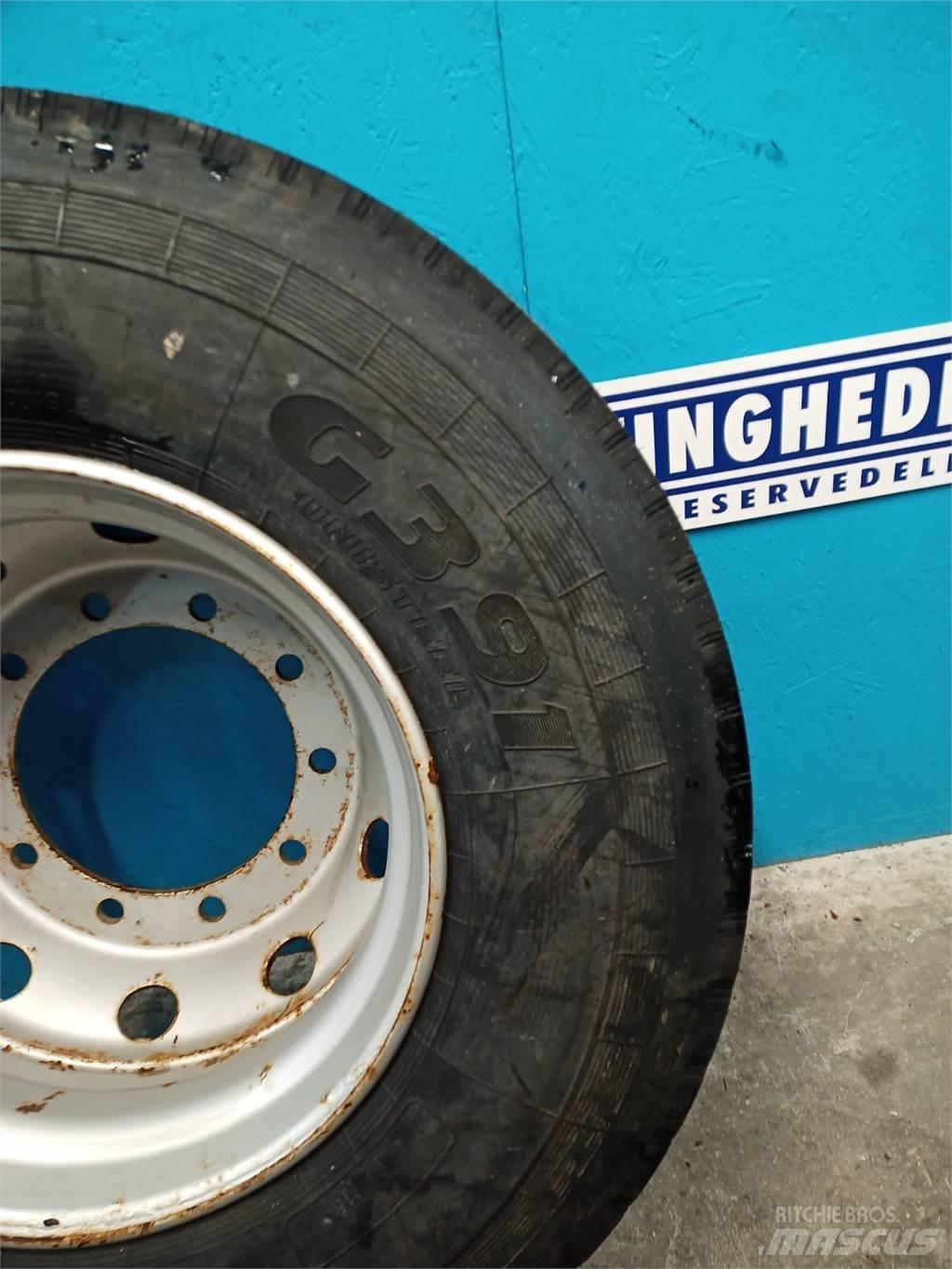  22.5 315/80-22.5 Tires, wheels and rims