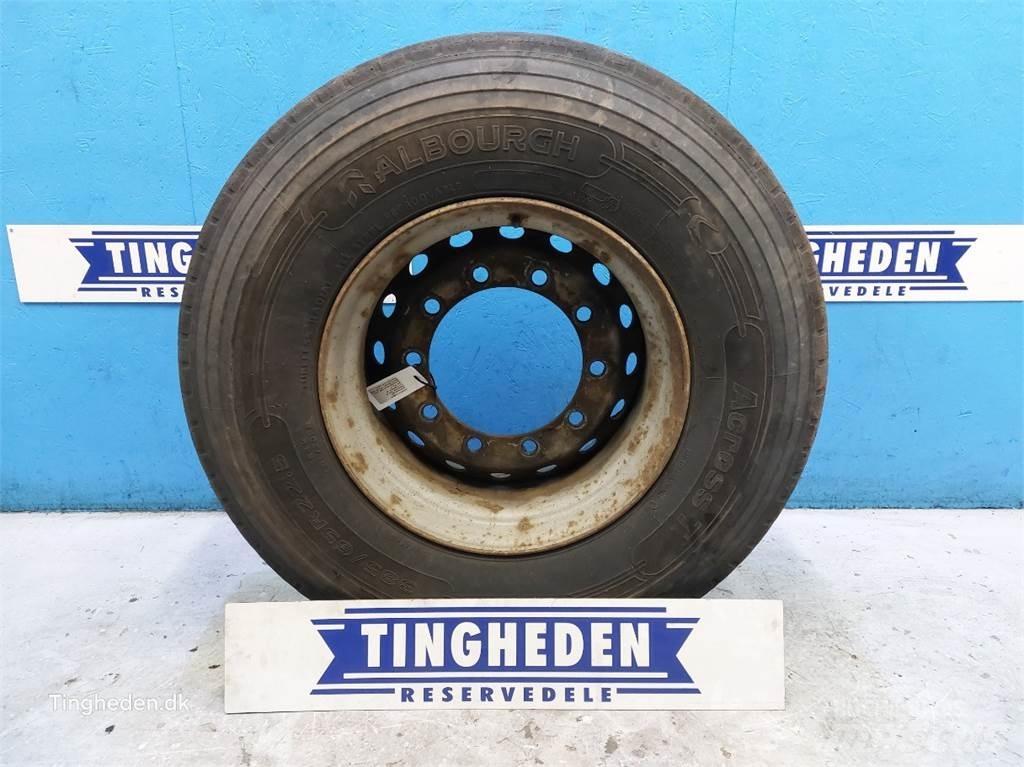  22.5 385/65-22.5 Tires, wheels and rims