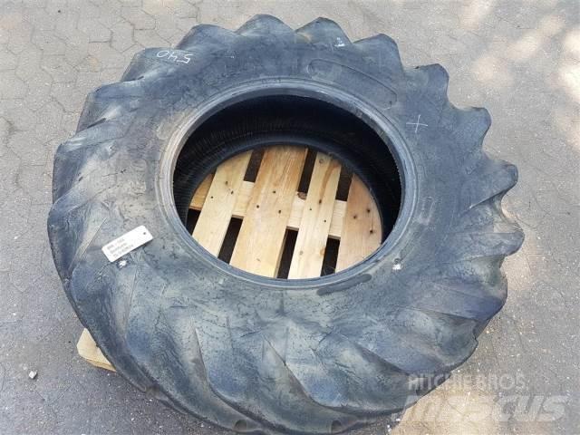  24 15.5/80R24 Tires, wheels and rims