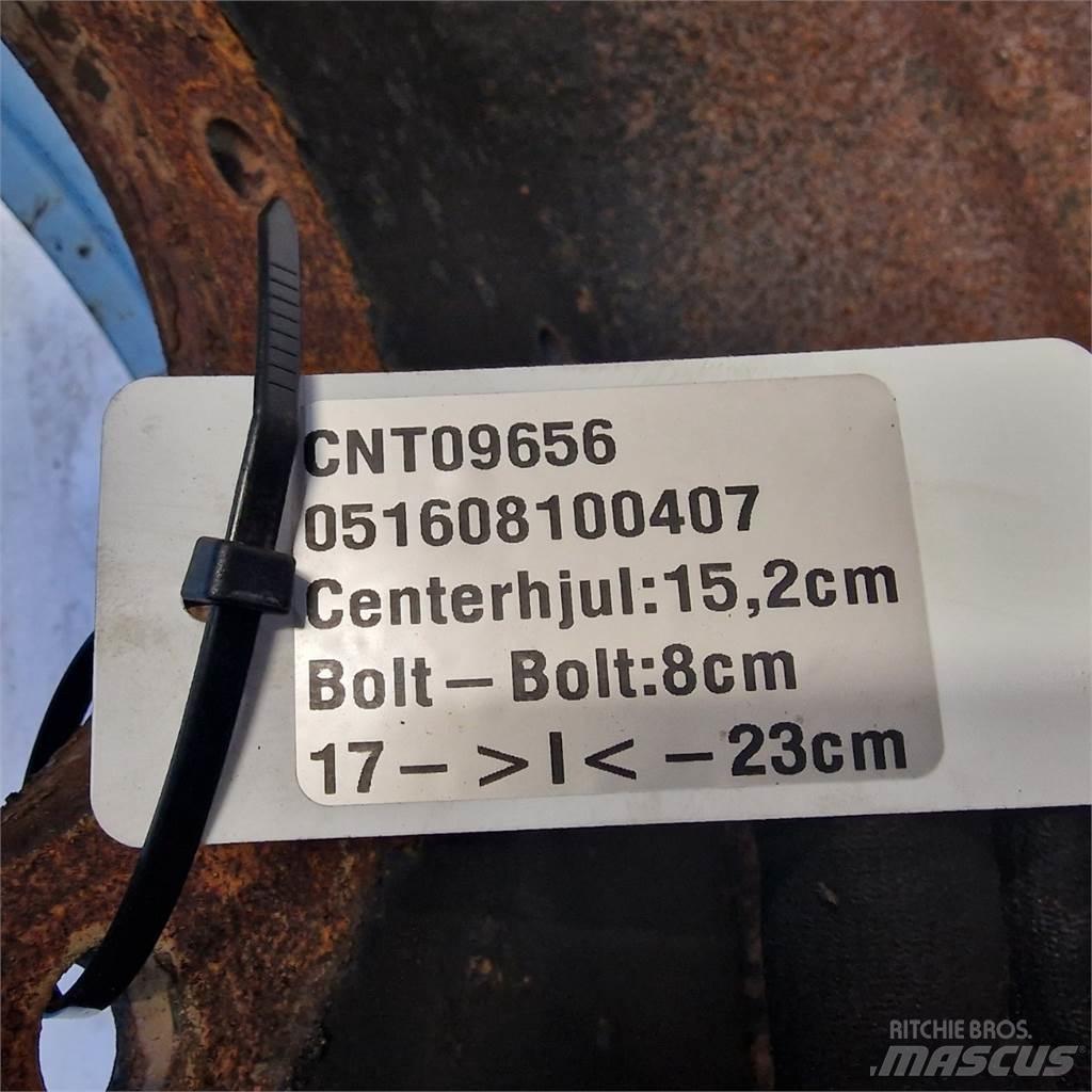  24 24xW15L Tires, wheels and rims