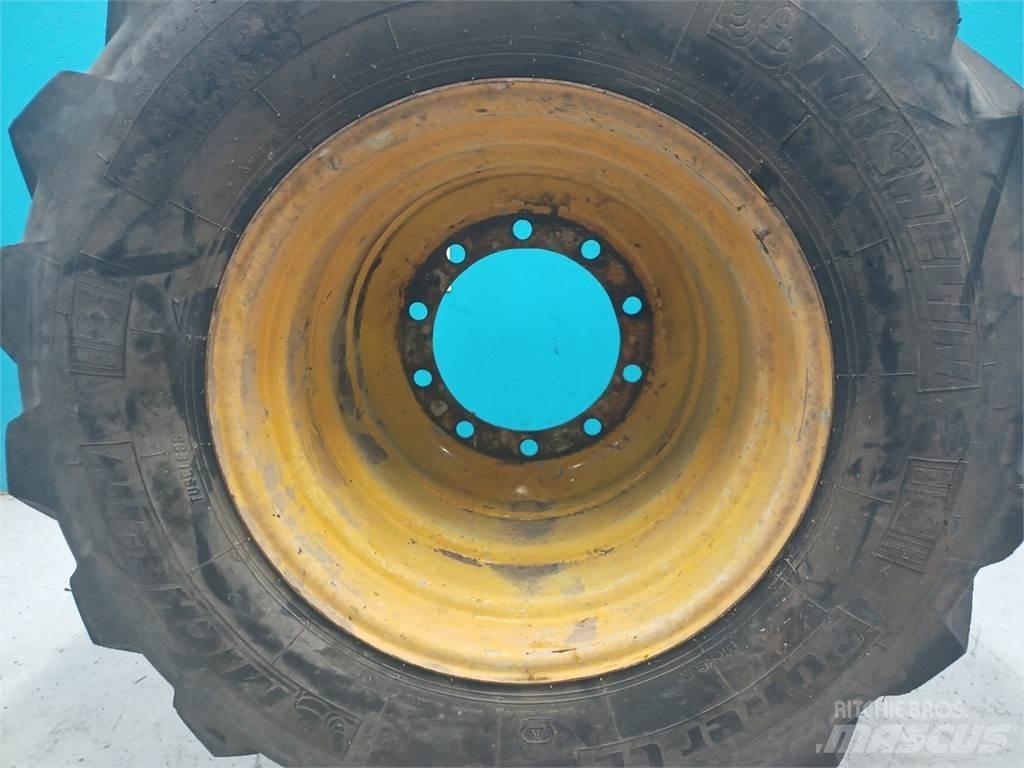  24 440/80-24 Tires, wheels and rims