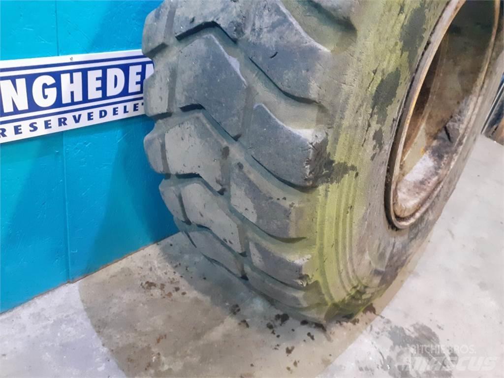  25 20.5R25 Tires, wheels and rims
