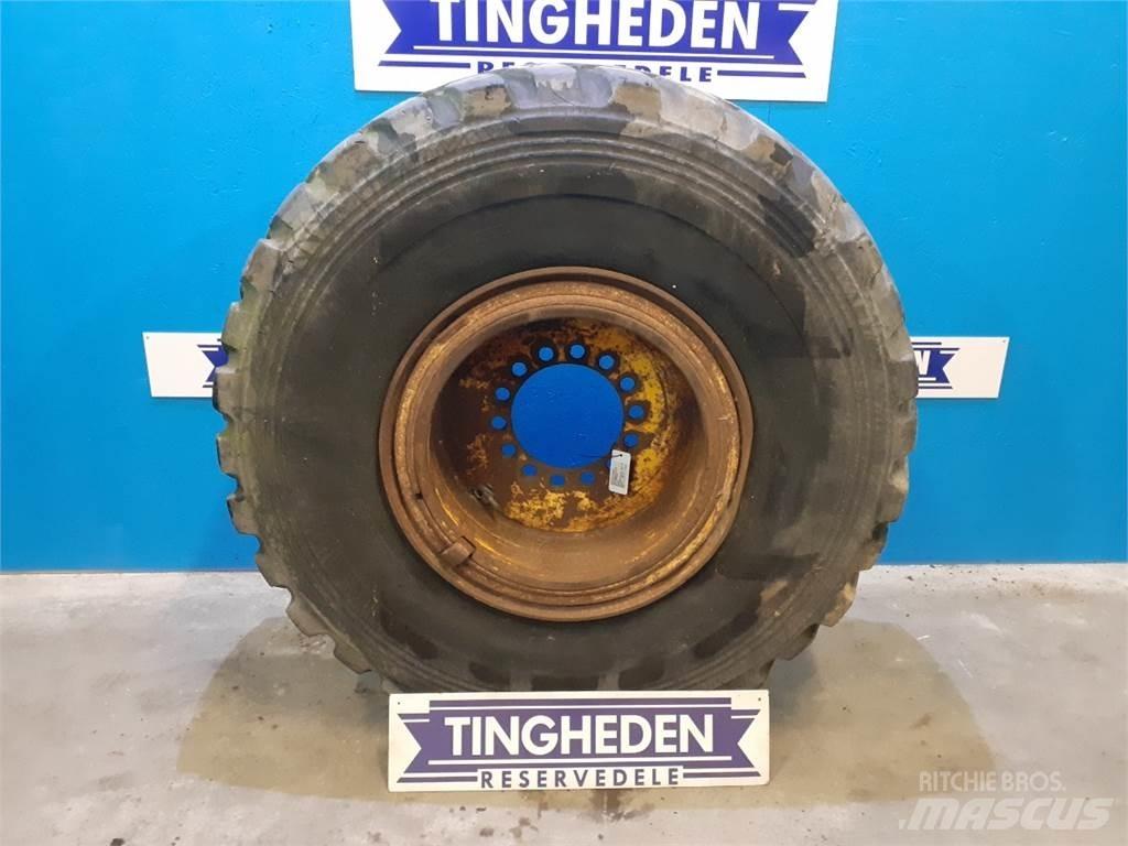  25 20.5R25 Tires, wheels and rims