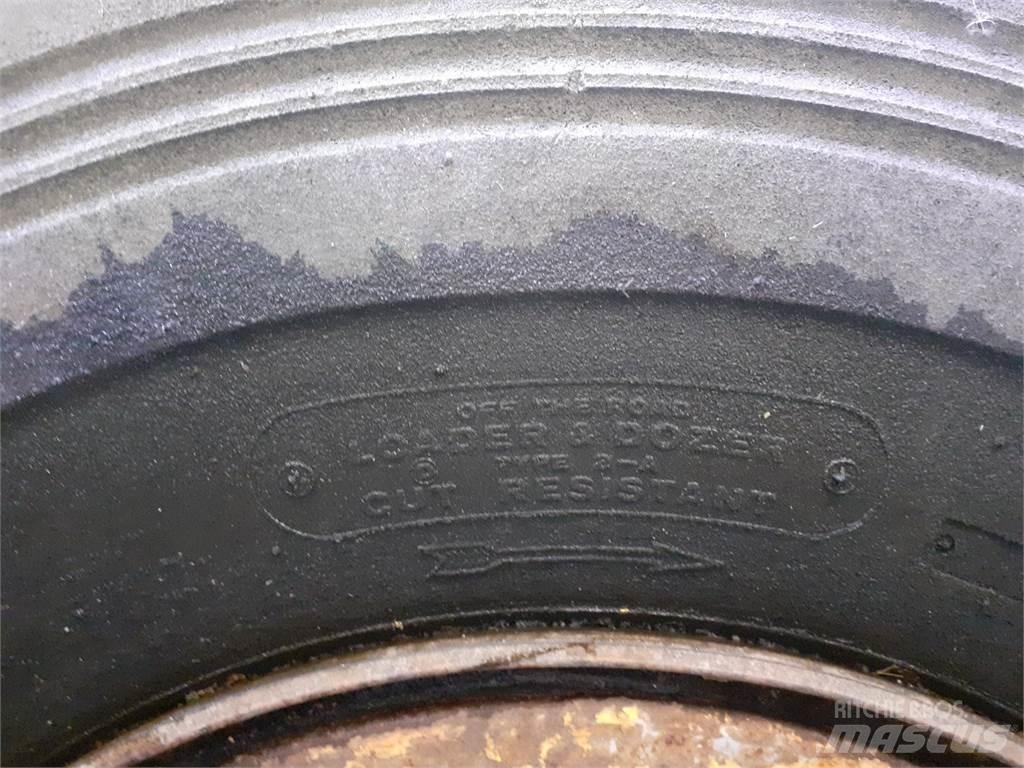  25 20.5R25 Tires, wheels and rims
