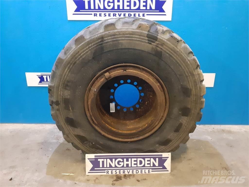 25 20.5R25 Tires, wheels and rims