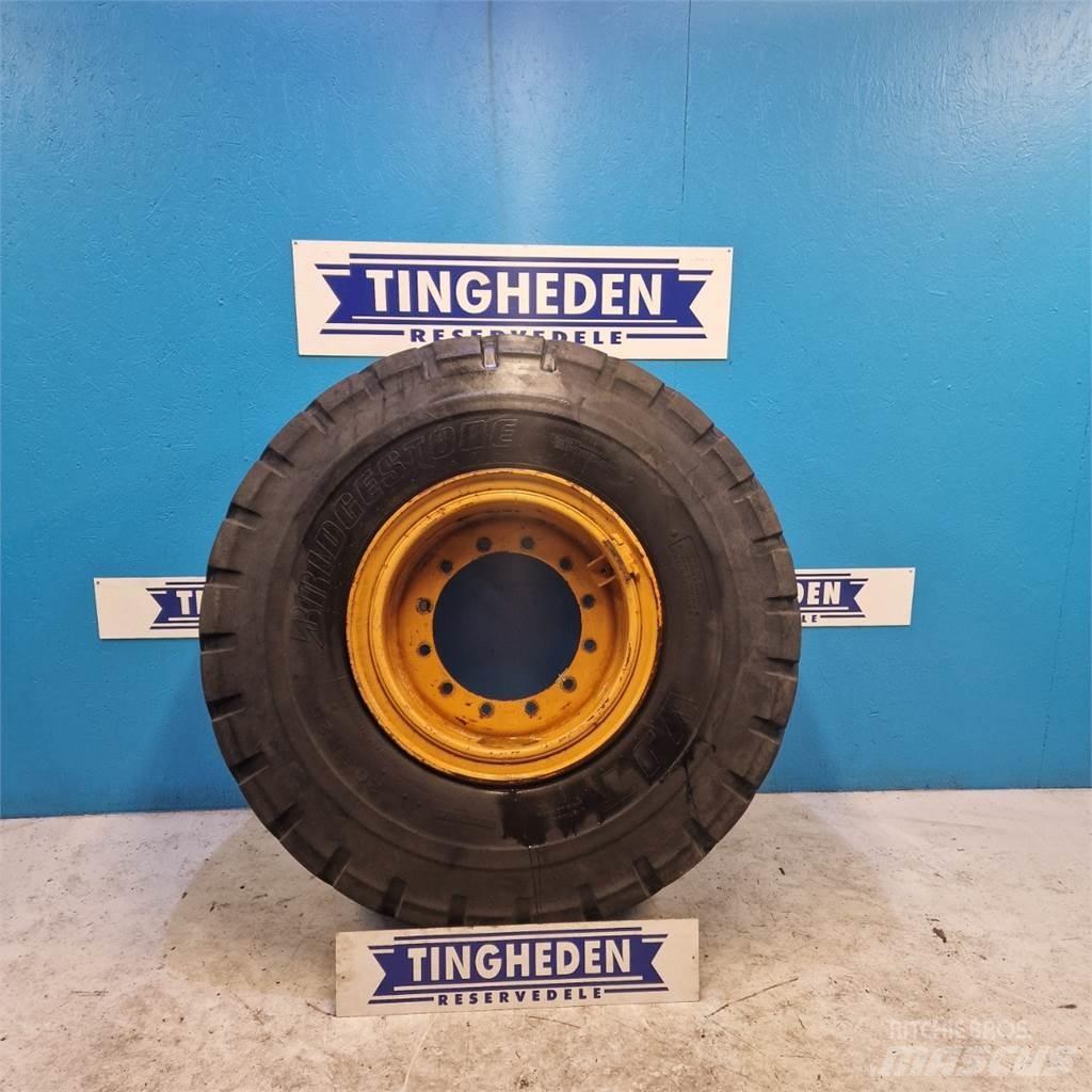  25 20.5R25 Tires, wheels and rims