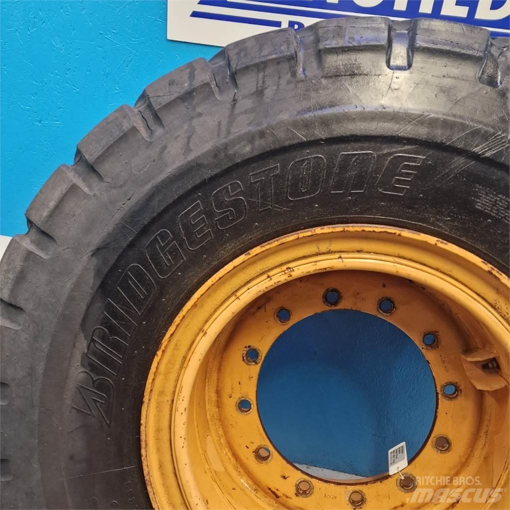  25 20.5R25 Tires, wheels and rims