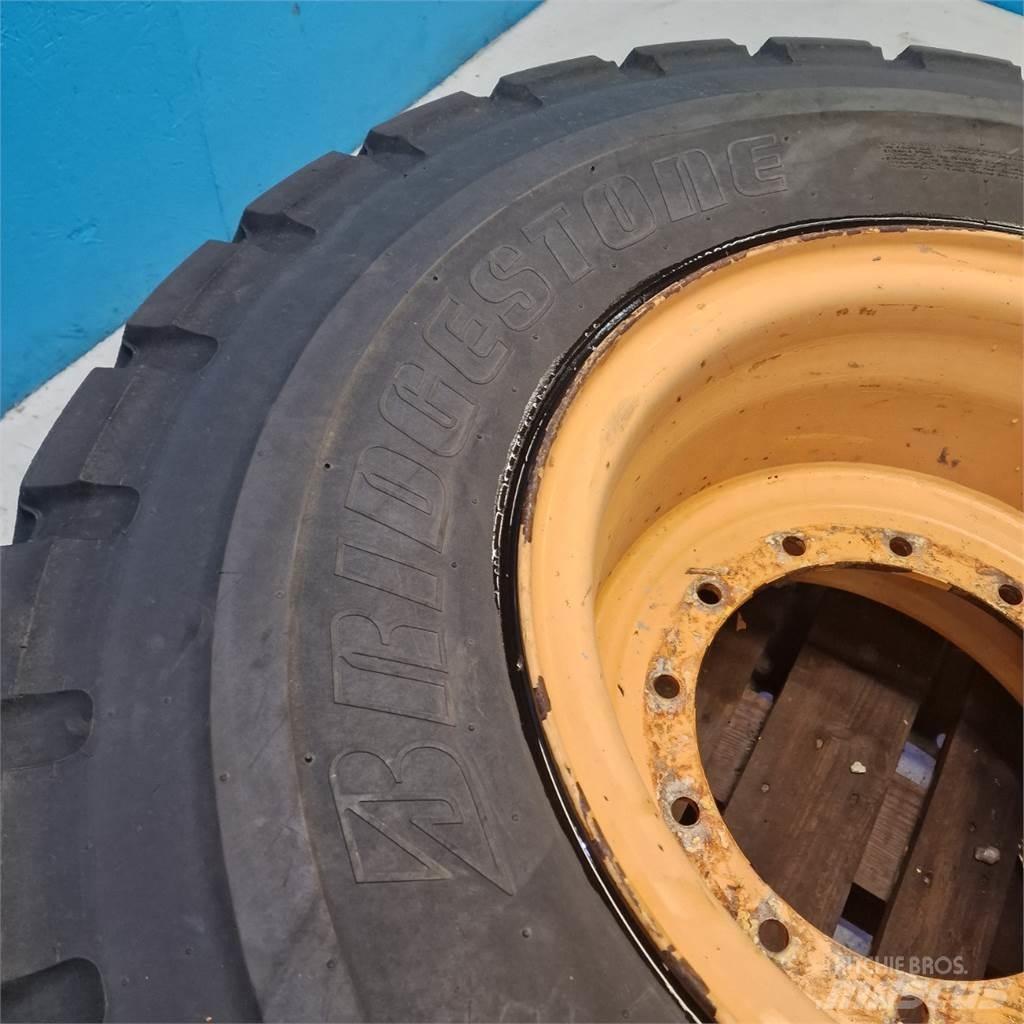  25 20.5R25 Tires, wheels and rims
