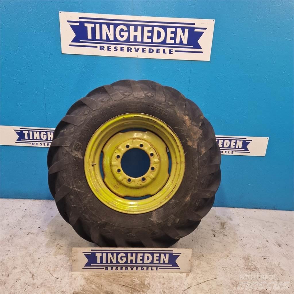 26 14.9/13-26 Tires, wheels and rims