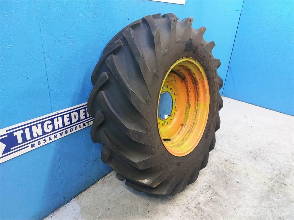  26 14.9/13-26 Tires, wheels and rims