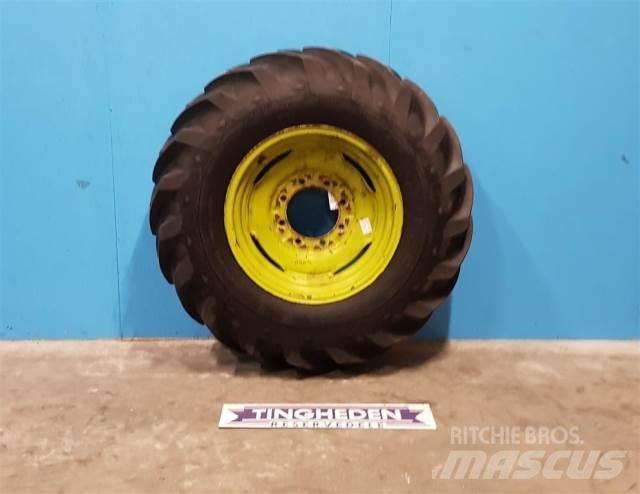  26 16.9/14-26 Tires, wheels and rims