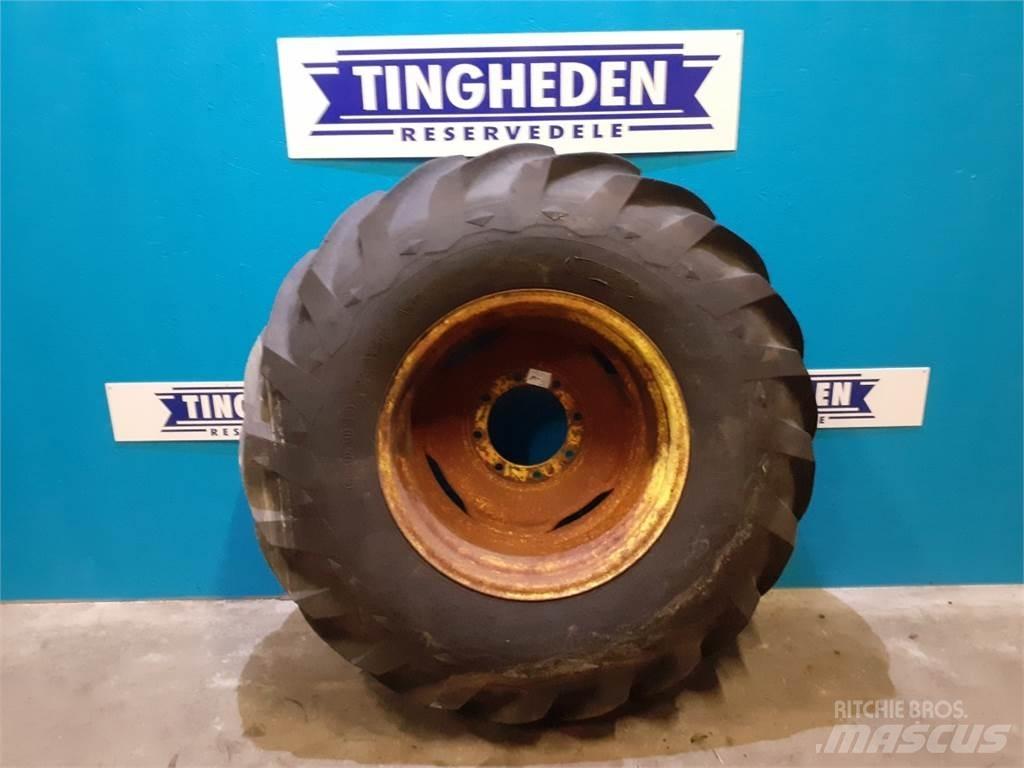  26 18.4/15-26 Tires, wheels and rims