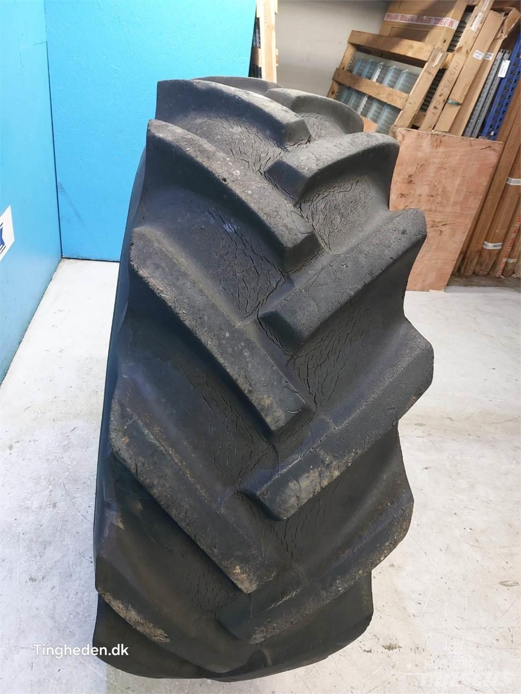  26 23.1/18-26 Tires, wheels and rims