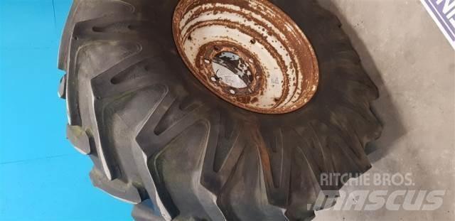 26 23.1-26 Tires, wheels and rims