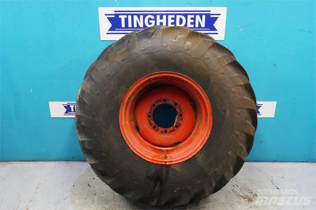  26 23.1-26 Tires, wheels and rims