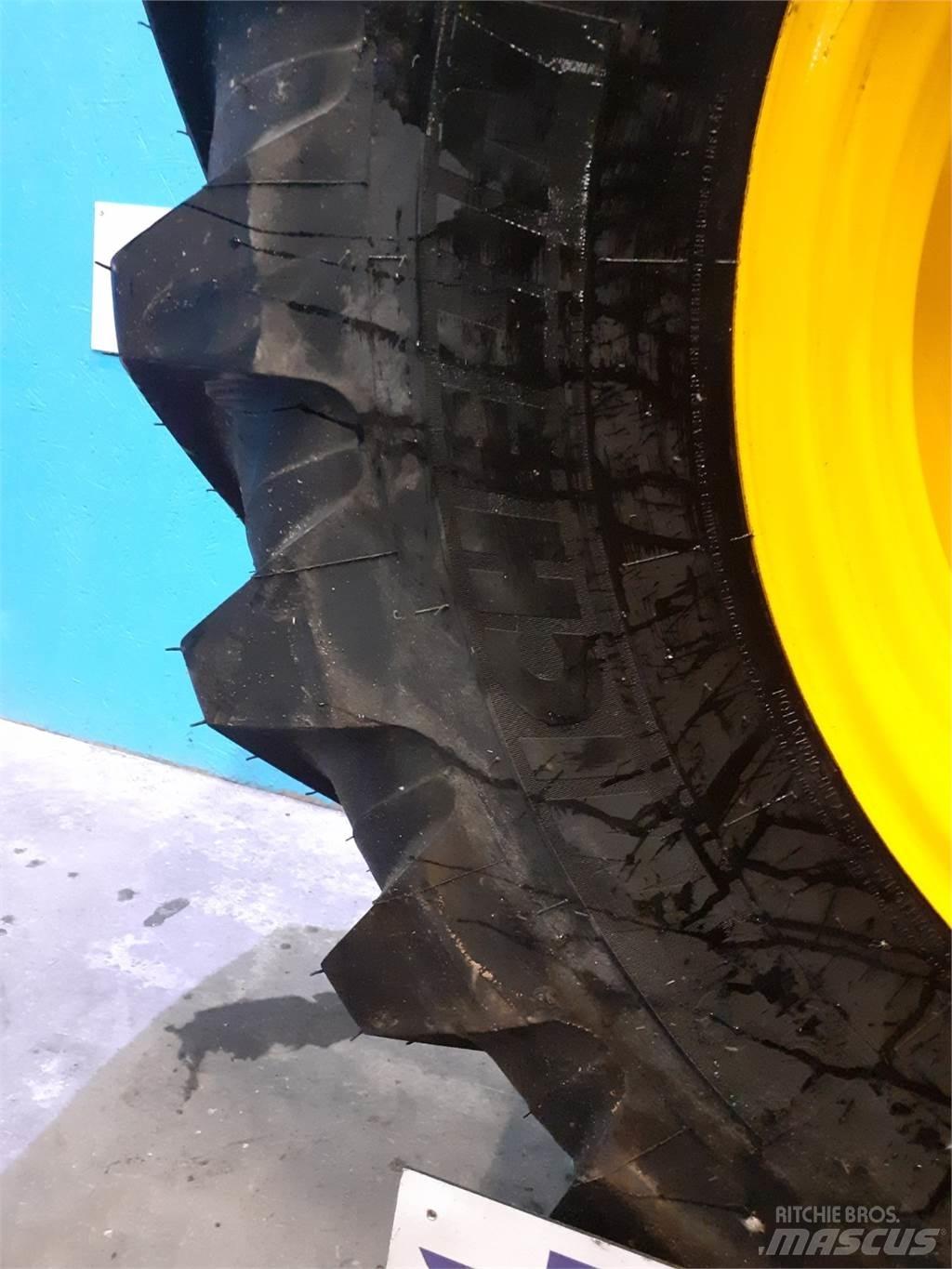  28 440/80R28 Tires, wheels and rims