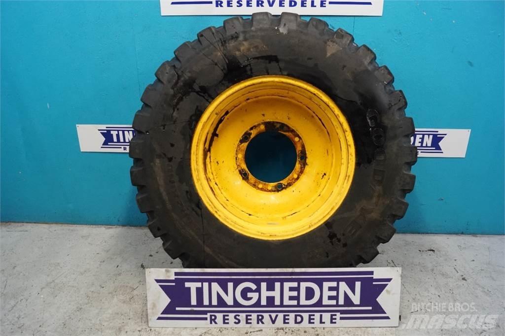  28 440/80R28 Tires, wheels and rims