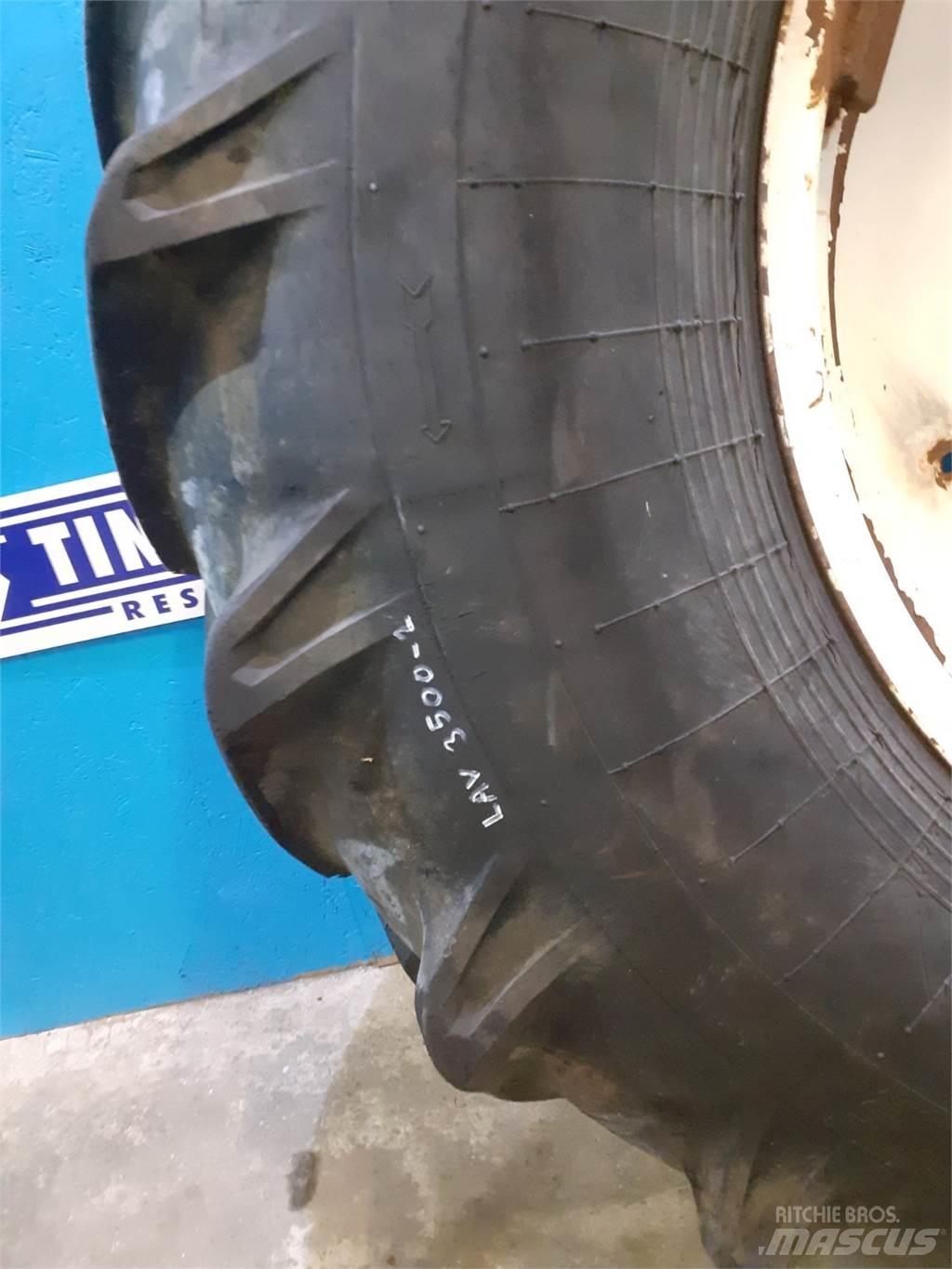  30 18.4/15-30 Tires, wheels and rims