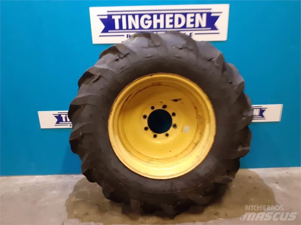  30 18.4-30 Tires, wheels and rims