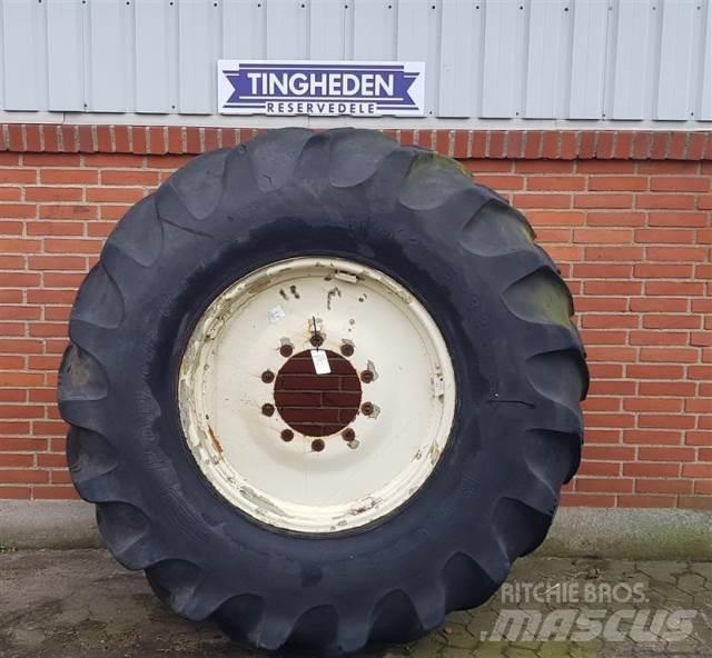  32 24.5-32 Tires, wheels and rims
