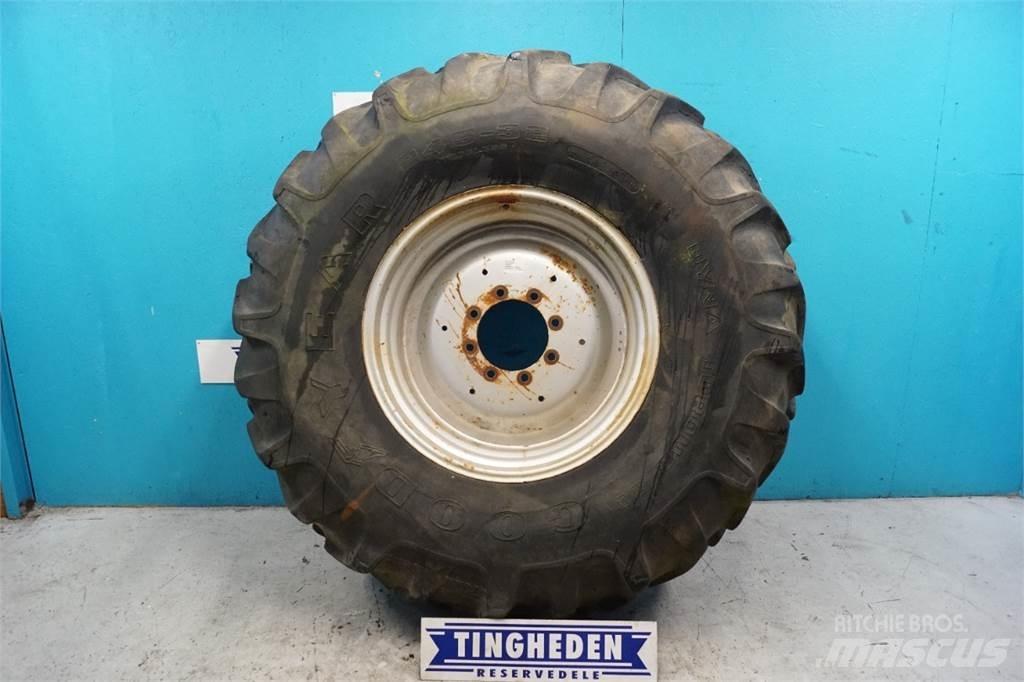  32 24.5-32 Tires, wheels and rims