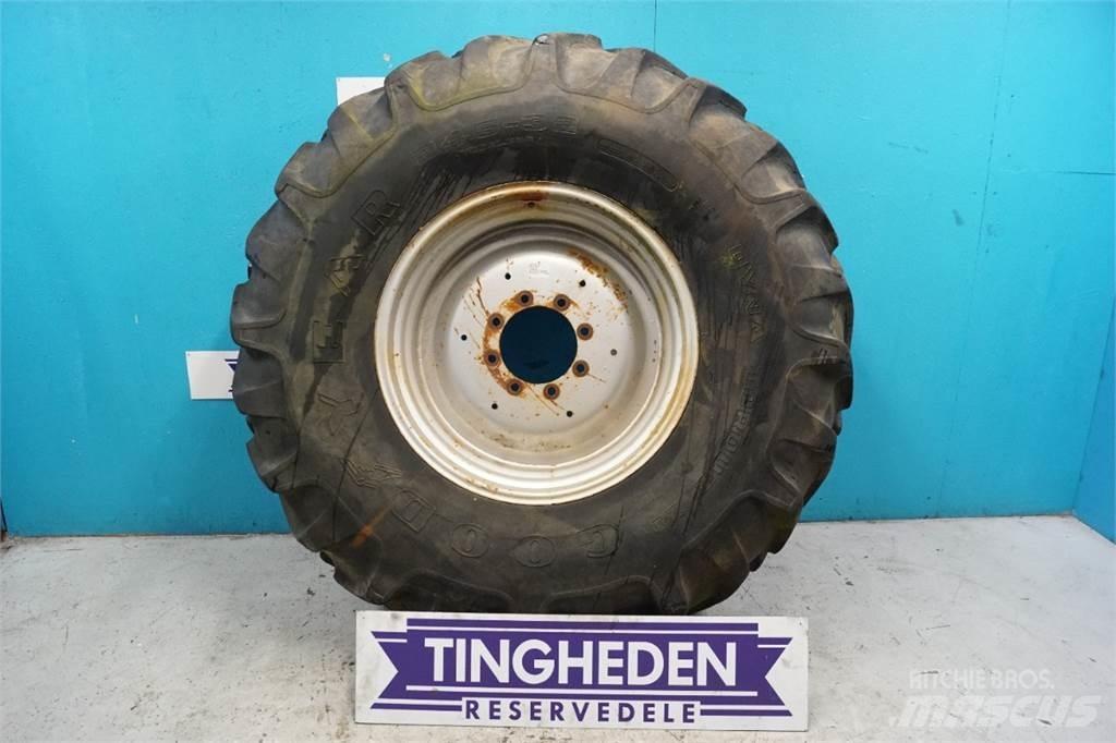  32 24.5-32 Tires, wheels and rims