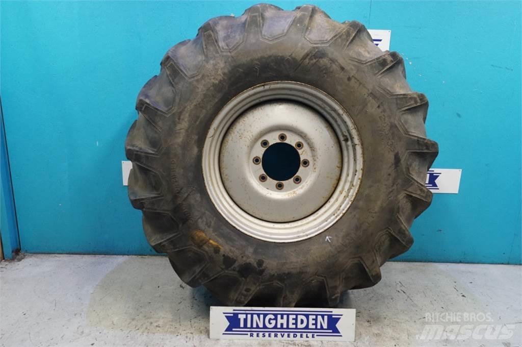  32 24.5-32 Tires, wheels and rims