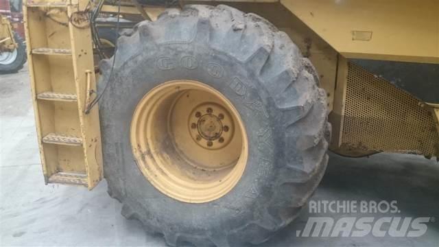  32 30,5L-32 Tires, wheels and rims