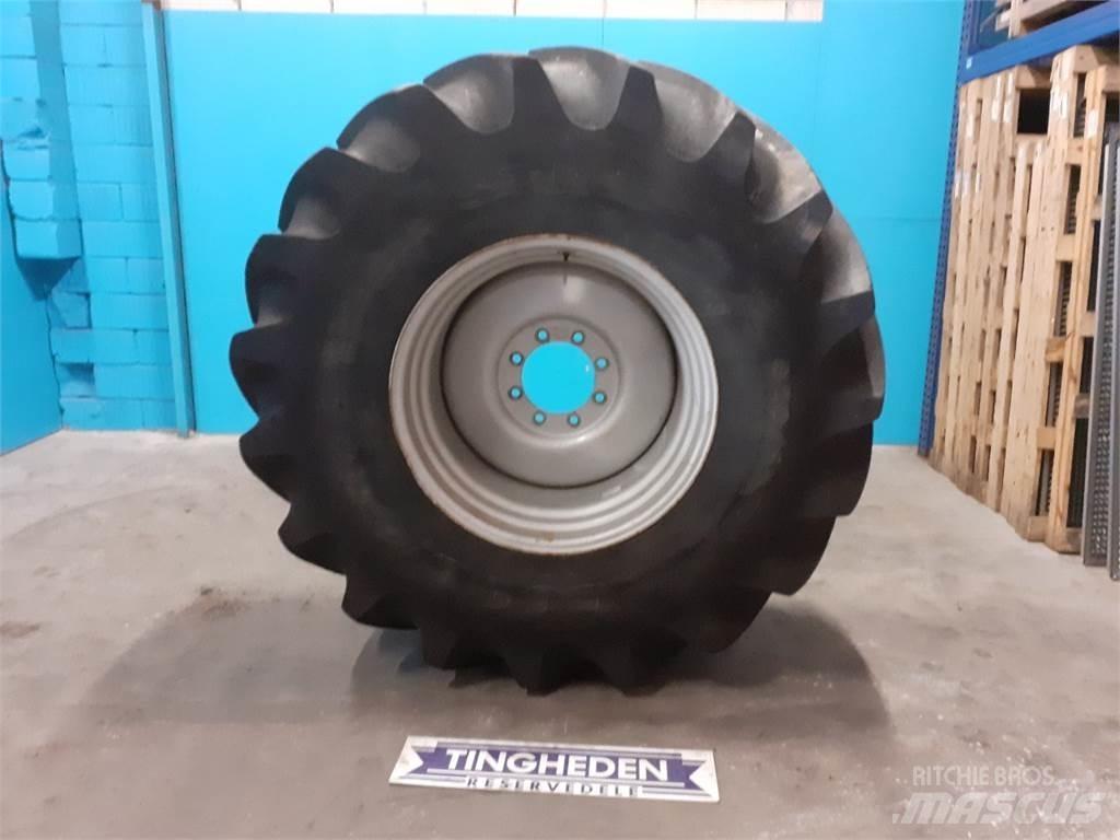  32 800/65R32 Tires, wheels and rims