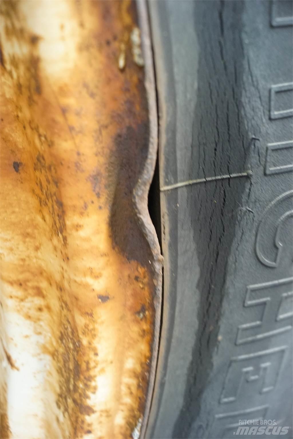  38 16.9-38 Tires, wheels and rims