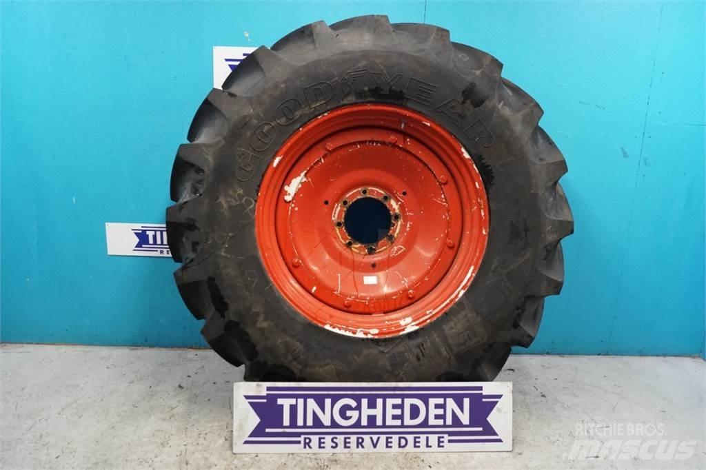  38 20.8R38 Tires, wheels and rims