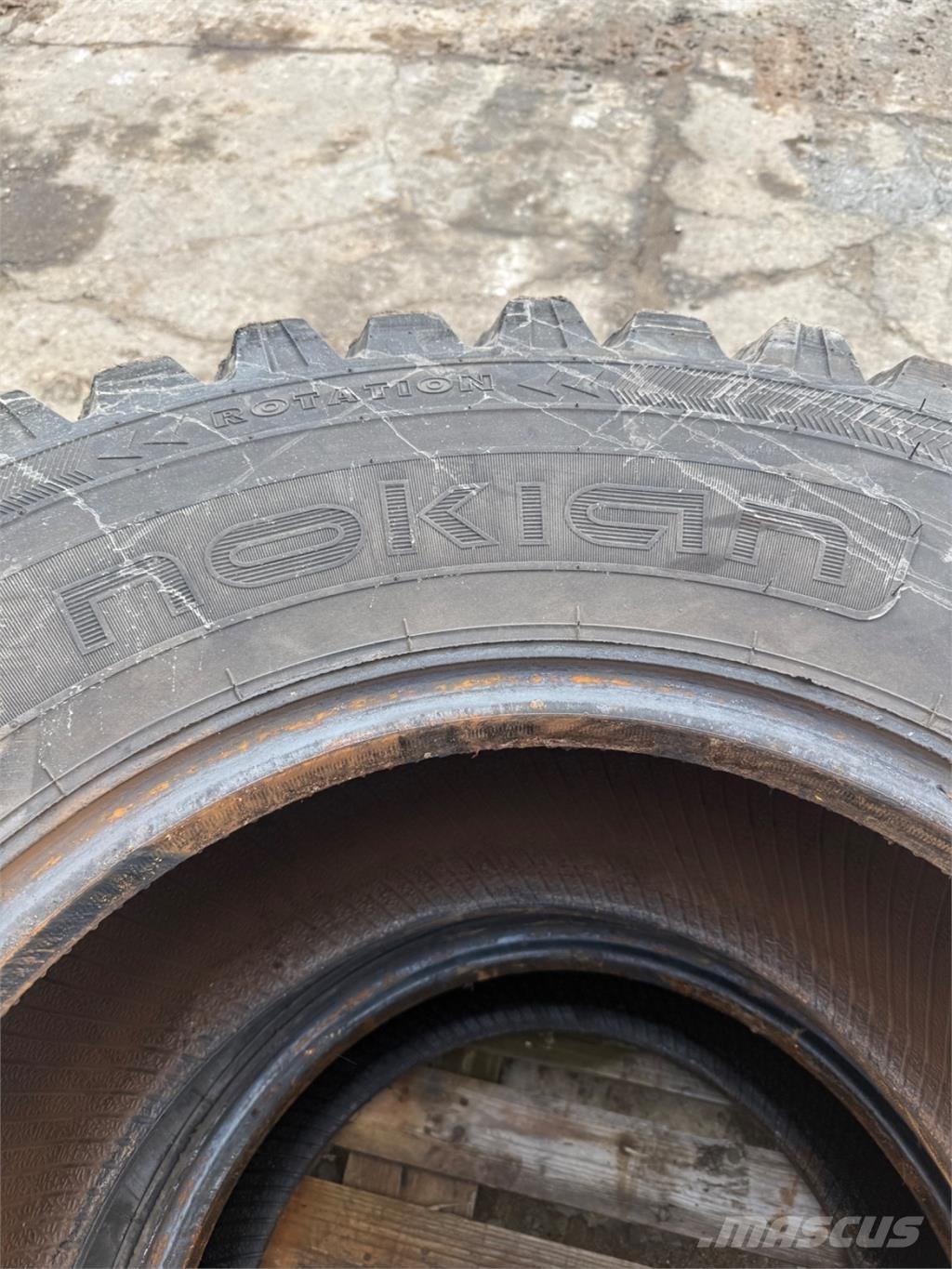  440/80-24 Tires, wheels and rims