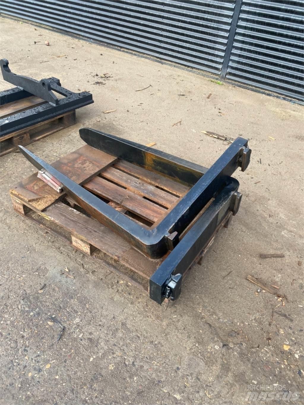  6000kg Forks