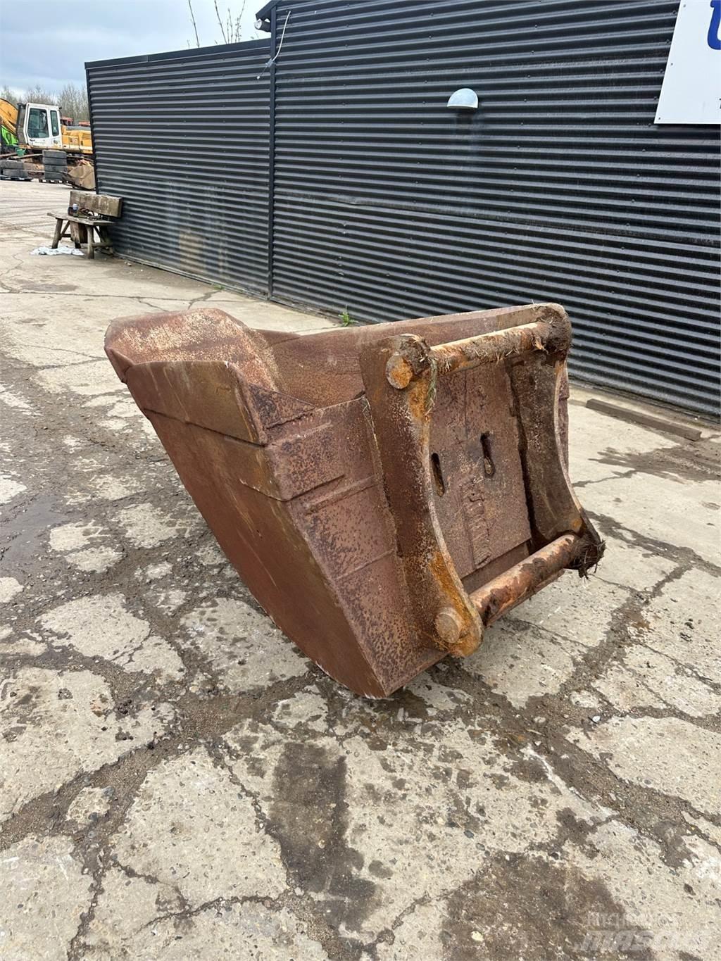  700 - 1400mm Buckets