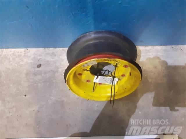  9'' 4.00Ex9 Tires, wheels and rims