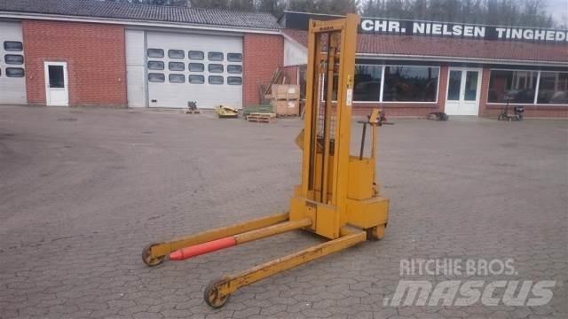 Baka el truck Manual Pallet Stacker