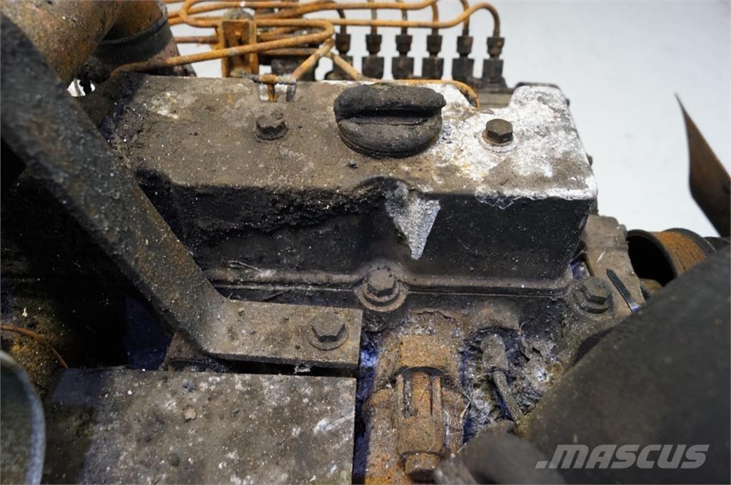 CASE 7130 Engines