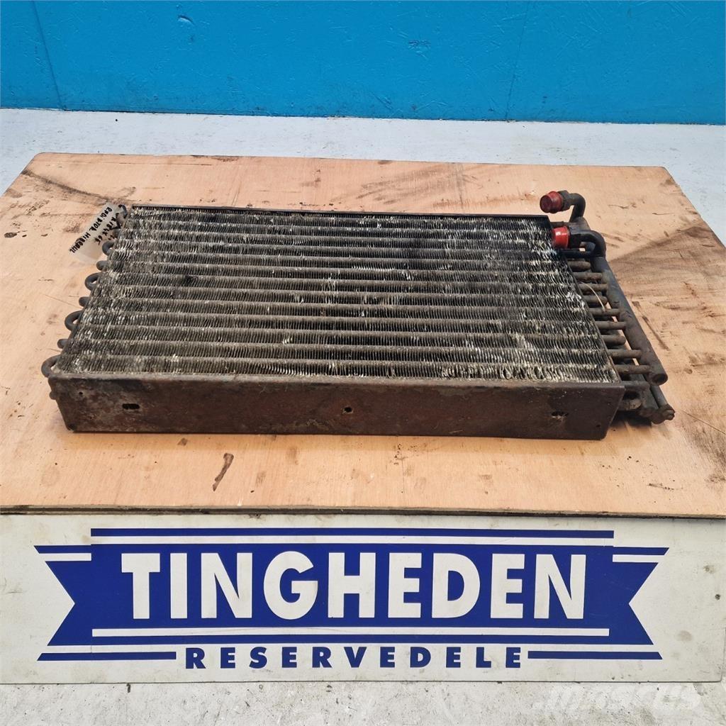 CASE 7130 Radiators