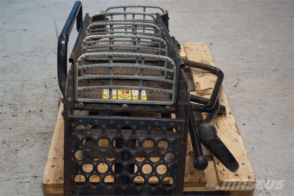 CASE 8010 Farm Equipment - Others